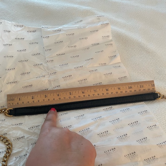 NEW Earth Pebbled Vegan Leather Black Crossbody Handbag w/ Duster - Picture 14 of 16